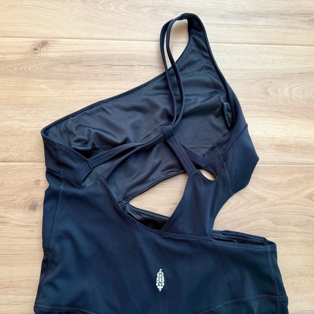 Free People Transcend Limits One-Shoulder Black Cut-Out Jumpsuit Size M - Picture 8 of 9